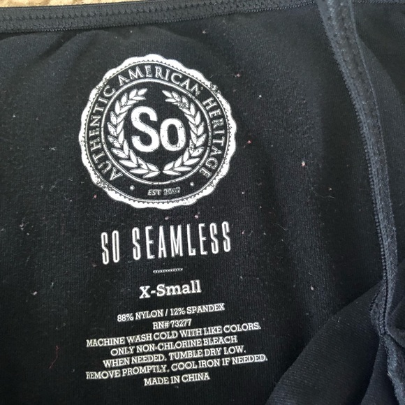 👑 three tank tops 👑 - Picture 4 of 4